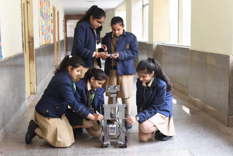Robotics at K.R. Mangalam World School, Gurgaon multiple intelligences