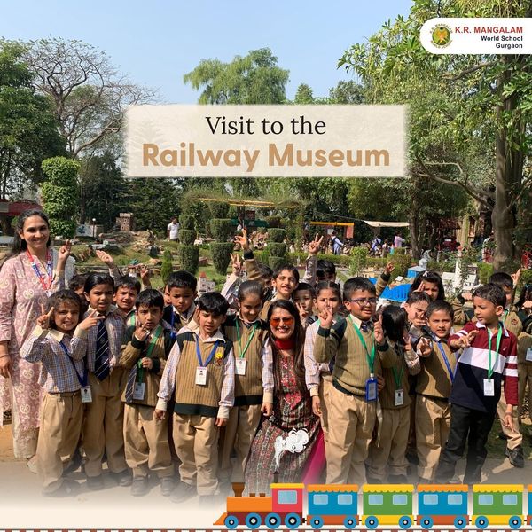 Students of KG and class 1 visited to the Never Enuf Railway Museum